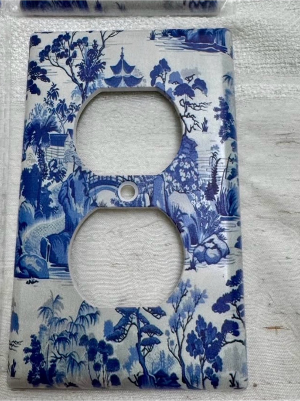 Source Unknown Blue and White Chinoiserie Double Outlet Cover